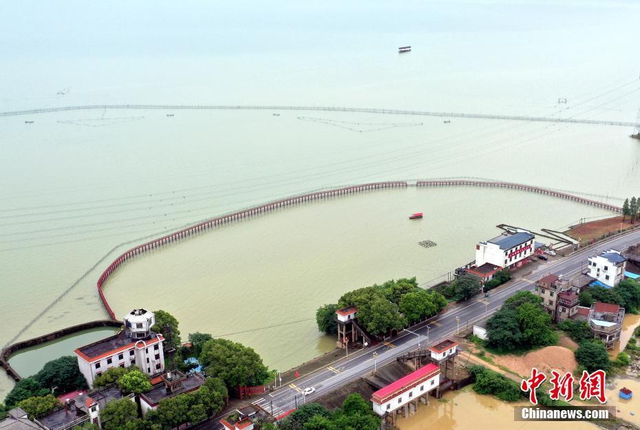 航拍上游洪水匯入南昌湖泊 鄱陽湖水位持續上漲