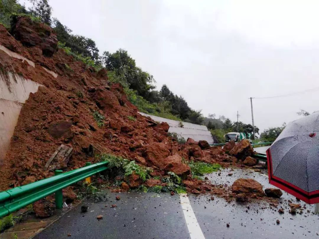 宁国强降雨引发多处地质灾害全市干群正全力抢险救灾