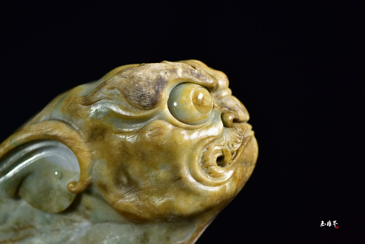 皮糙肉厚的翡翠玉雕师夸张雕琢赋神力