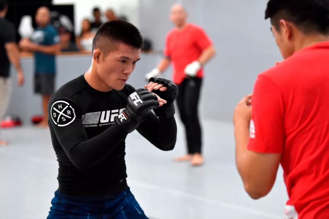 专题刘平原享受比赛目标ufc三连胜