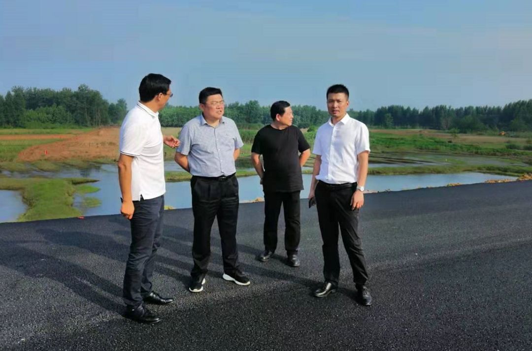 区政府副区长陈帮辉来我乡大关庙村督导常益长高铁项目芦山段施工