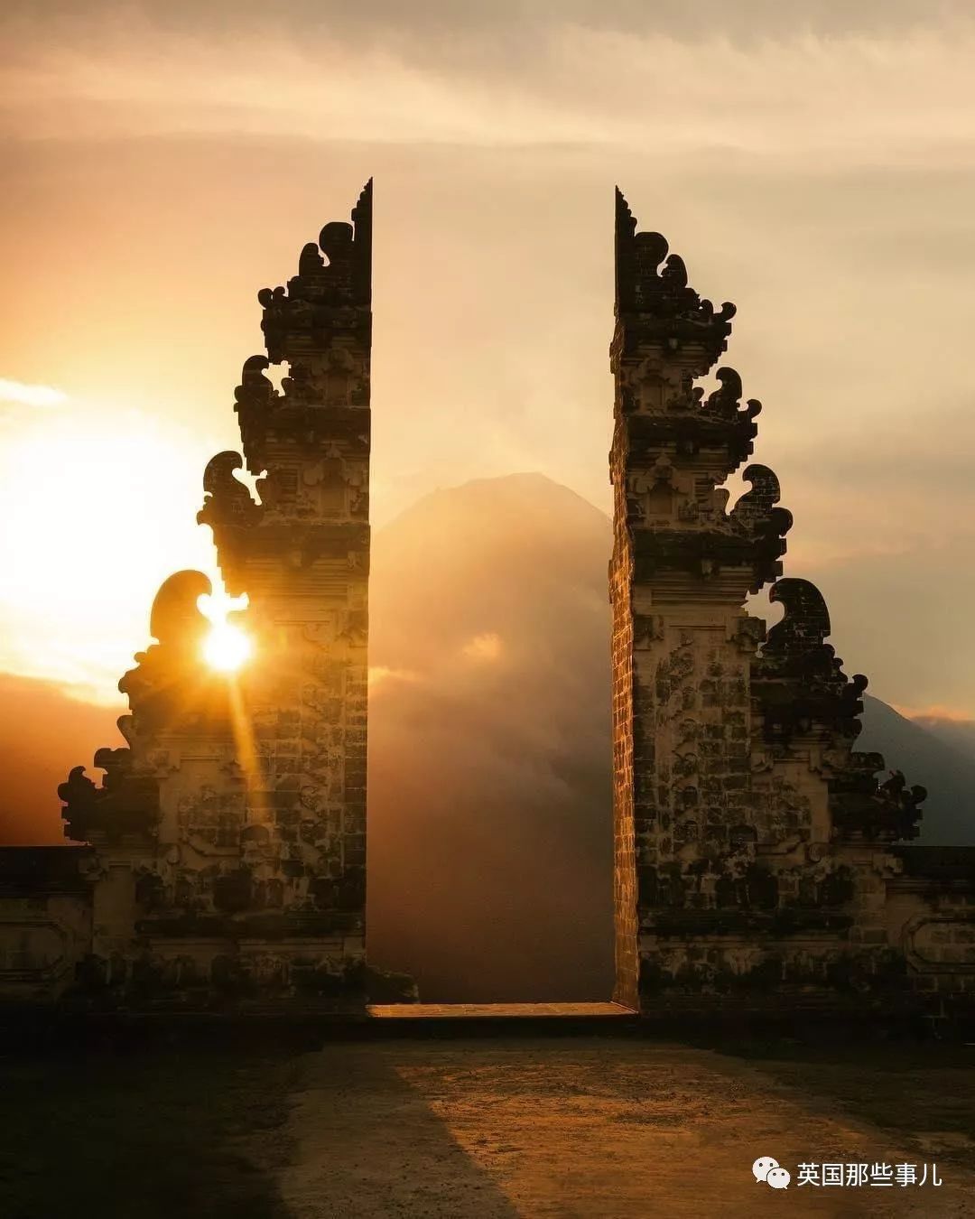 兴冲冲跑去巴厘岛网红景点"天堂之门"打卡拍美照,结果被真相坑蒙了