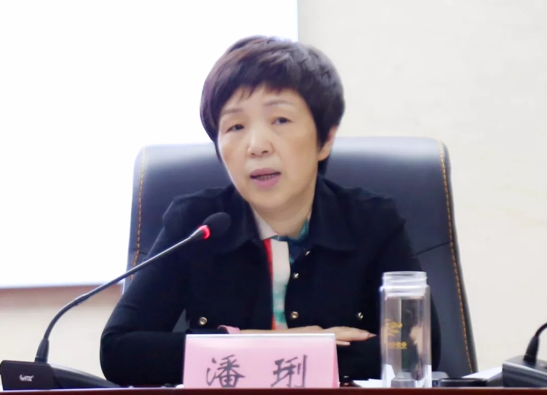 饶清华潘琍出席横峰县创建国家卫生县城工作第三次调度会