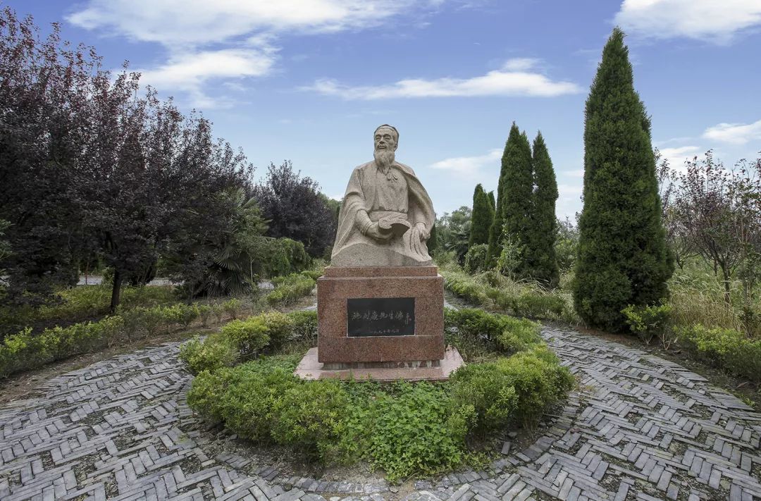 兴化:左手郑板桥,右手施耐庵