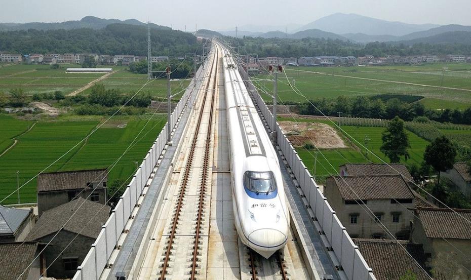 川南城际铁路,分为内自泸铁路和蓉昆高铁自宜段两段.全长220.