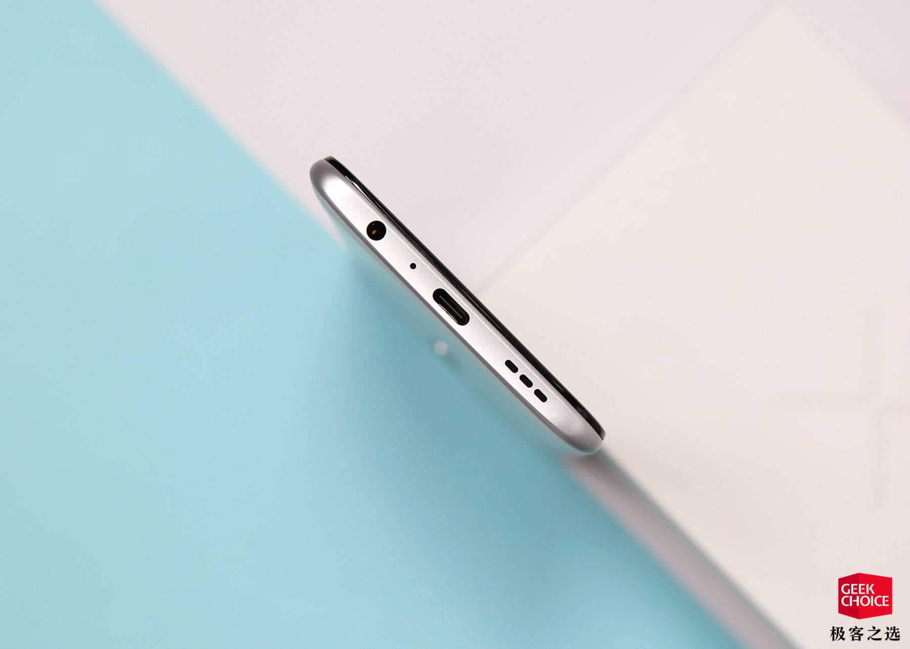 图赏丨深泽直人设计的realmex大师版来了白蒜洋葱两种配色可选