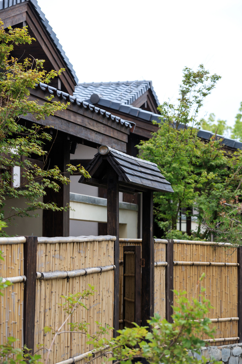 庄园里汤池小院|只想与你匿于山水深处的日式小院,听蝉泡泉,禅意余生