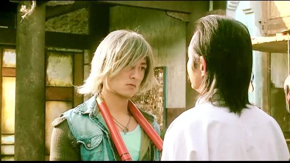 王降龙你最厉害的是双节棍看我一双拖鞋教你做人