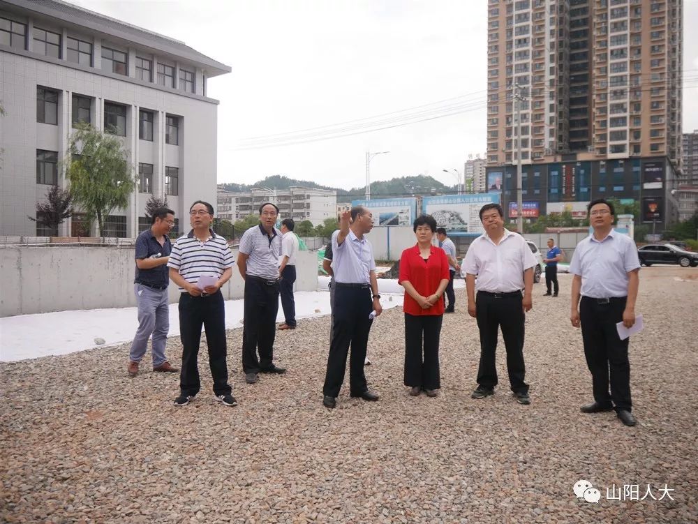 书记张国瑜,县人大常委会主任马先友,县长袁良善,常务副县长曹艳萍,县