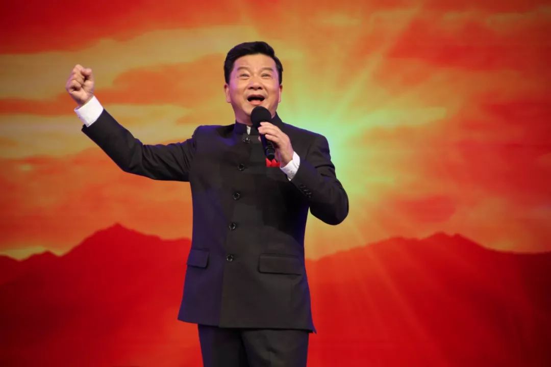 4. 绍兴莲花落《唱支山歌给党听》表演:翁仁康5.