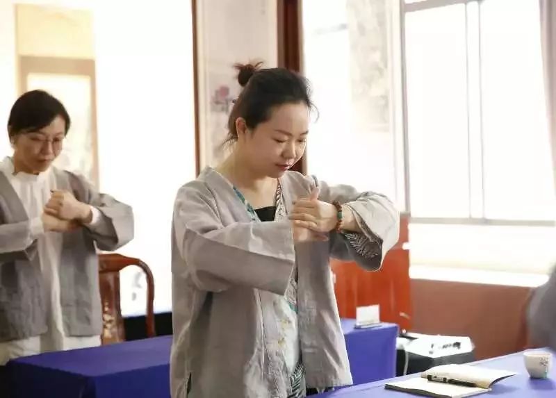 长安十二时辰的叉手礼全国众多茶师一定不陌生