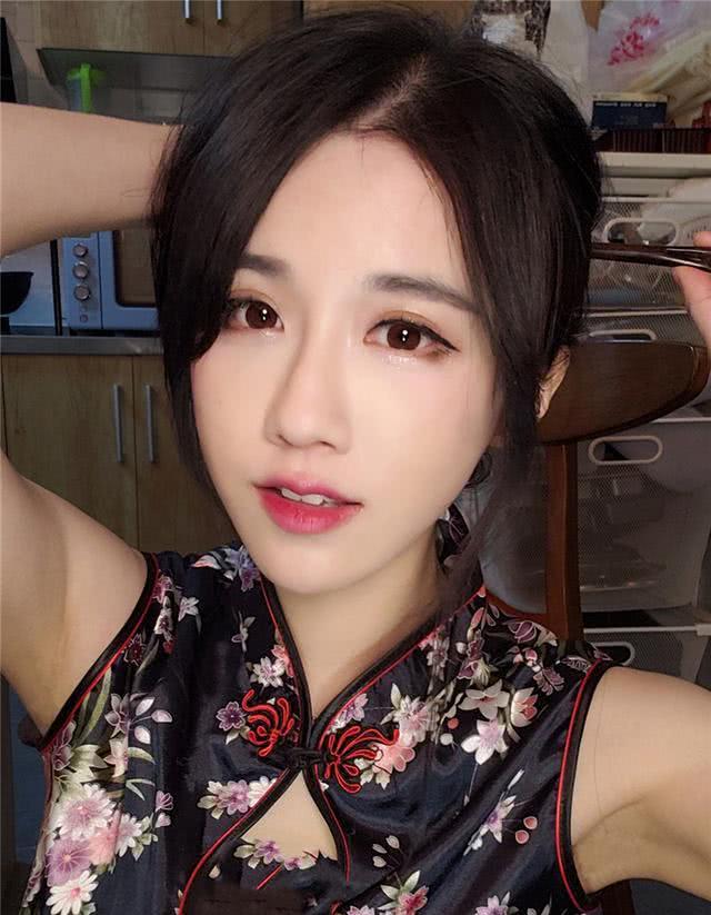 轩子巨2兔穿无袖旗袍网友眼睛毒辣刁钻胳肢窝腋毛没刮干净