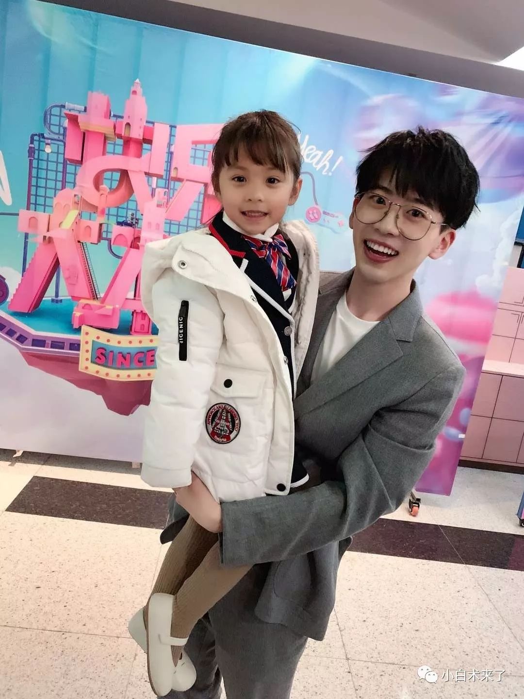 李牟慕容再次圆梦湖南卫视录制人气节目天天向上