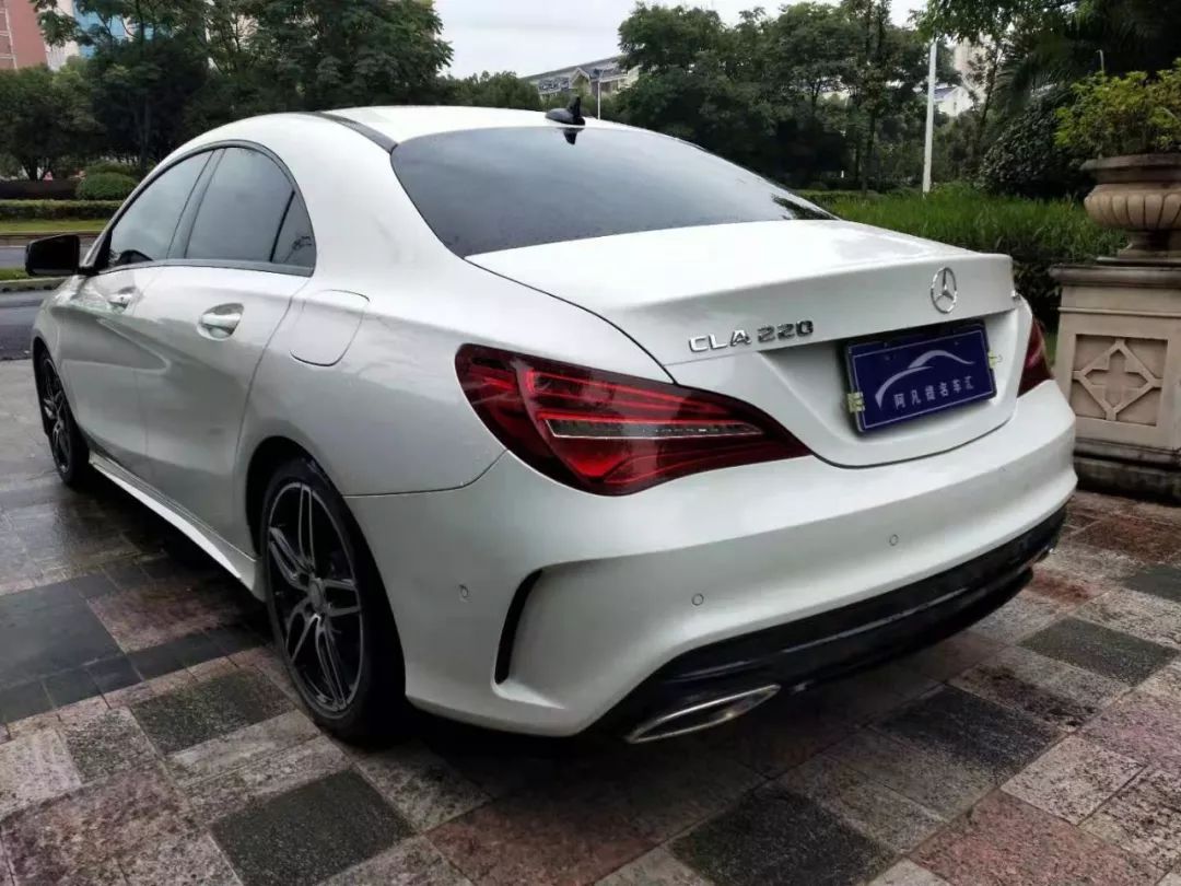 首付6万小姐姐一手奔驰轿跑cla220已到店