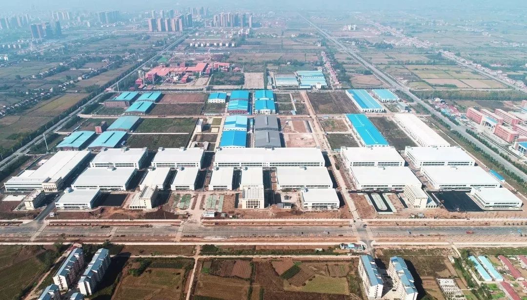 监利县光电产业园全景78监利县开发区主任舒汉邦介绍,光电产业园