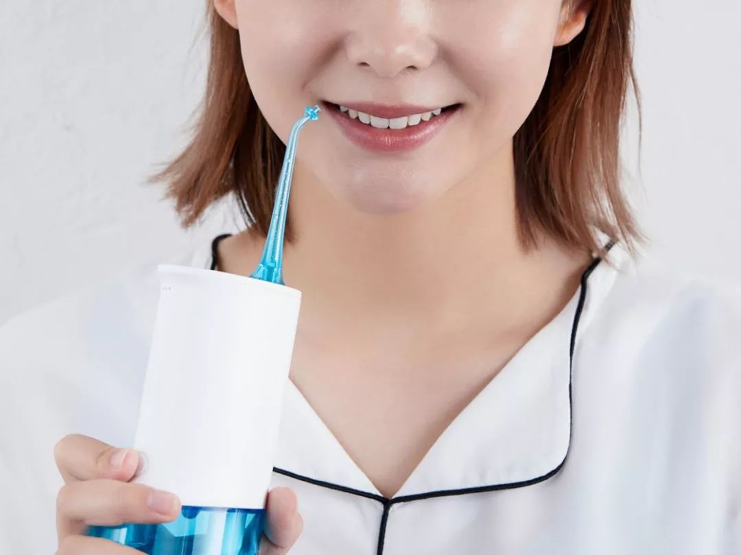 这个水牙线冲得牙齿好干净好过瘾