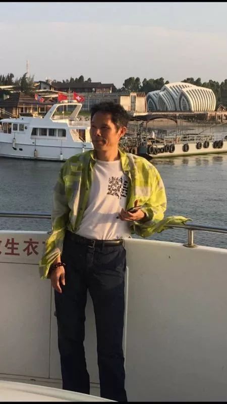 题帅管烈马烈马,原名吴少波,湖南邵阳人,工行员工,喜爱诗词,书法.