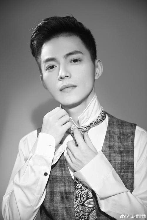 智勋举报辱国玩家却被斗鱼封杀引发热议网友直接下架斗鱼