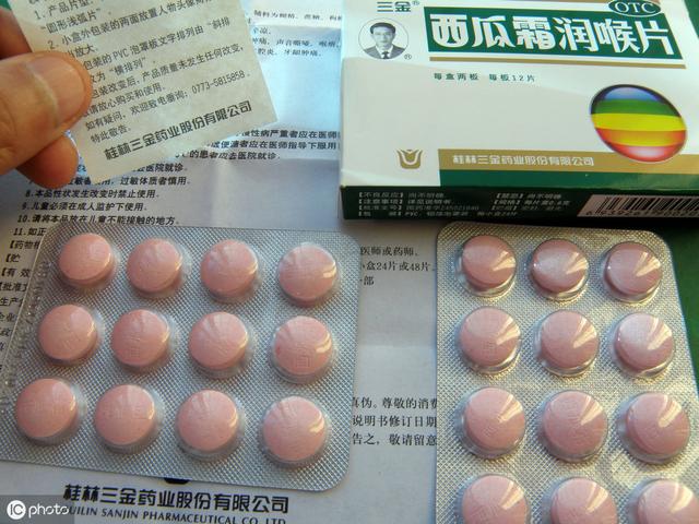 西瓜霜,冰片以及清咽利喉的胖大海,蝉蜕,桔梗,浙贝母,罗汉果,玄参麦冬
