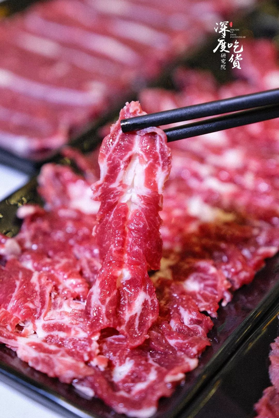 匙柄是指匙仁靠下的部位,即在肋骨之下,基本都是每桌必点的肉了.