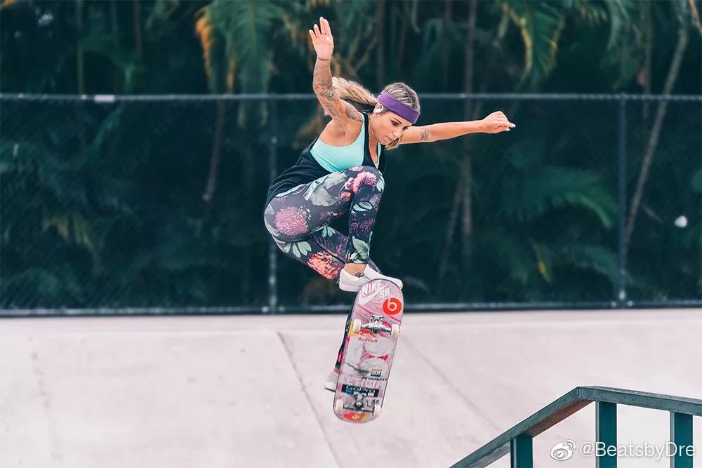 nyjah穿紧身裤滑板是跟我学的!—【盘问】巴西女将leticia bufoni