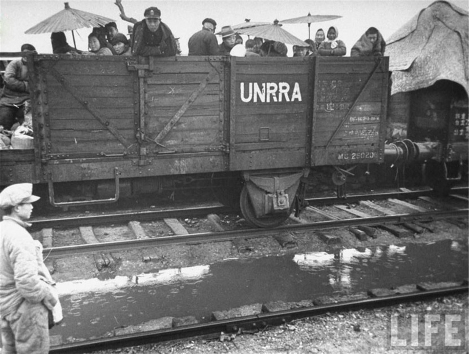 实拍淮海战役后国军残部狼狈不堪的撤离场景