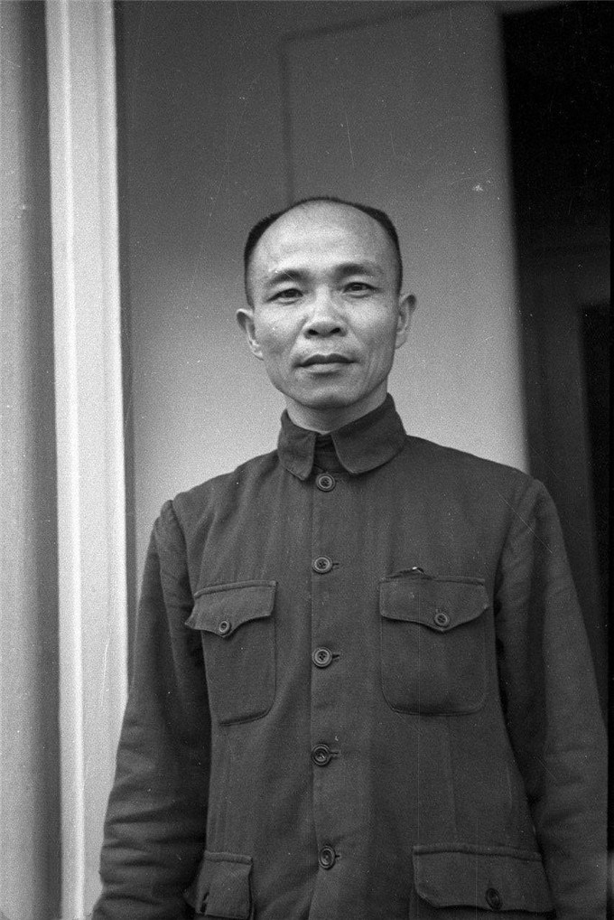 1939年起蒋经国的"赣南新政",走访街头店铺,街头设立意见箱