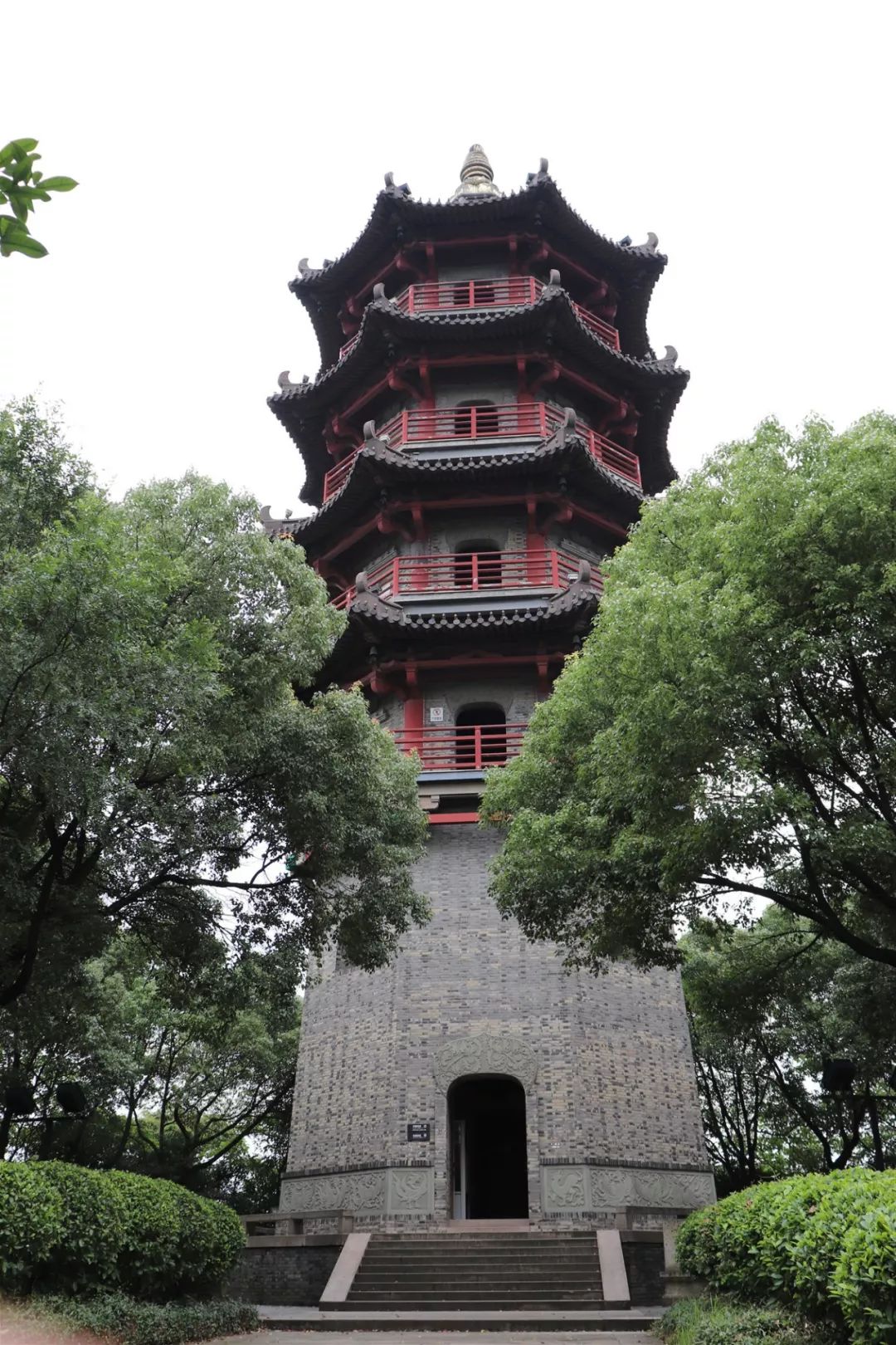 蕺山文笔塔浙学蕺山书院队员们告别鉴湖一处转而慢步踏进绍兴城内的
