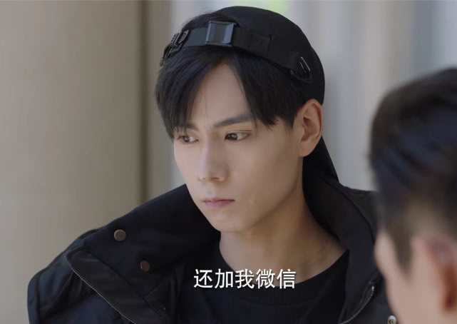 亲爱的热爱的:韩商言"护妻"甜掉牙,好想拥有同款男友打游戏!_吴白