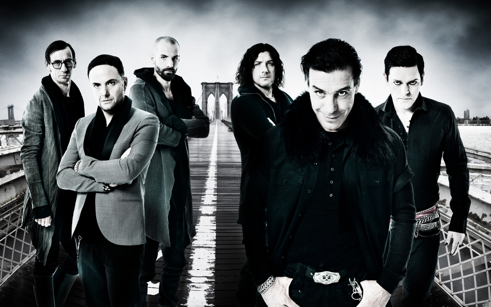 又名德国战车,一首极其感染人情绪的歌,黑暗风格,每次听这首歌都会让