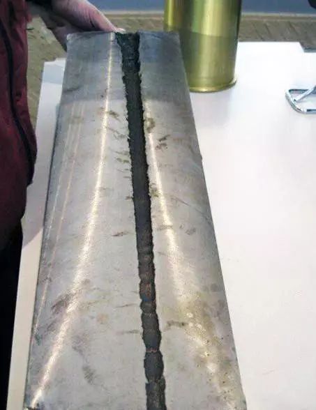 解放军125毫米穿甲弹的威力,湾湾坦克兵们自己掂量掂量吧