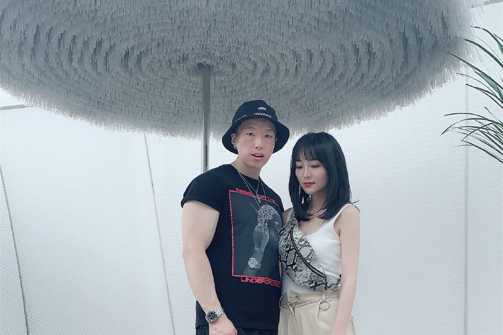 原创张鹤伦首谈家庭,妻子是德云社女粉丝,曾霸气表白:娶你!