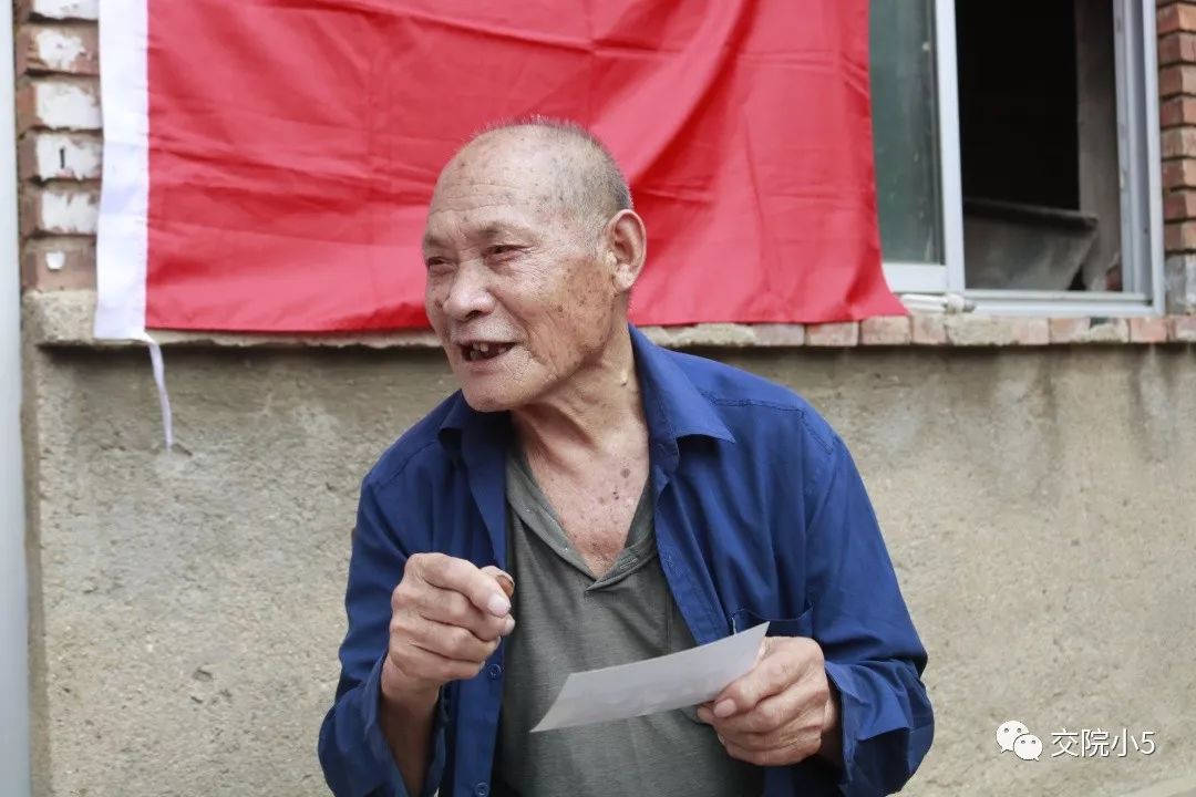 追寻红色记忆,用镜头记录故事_刘洪昌