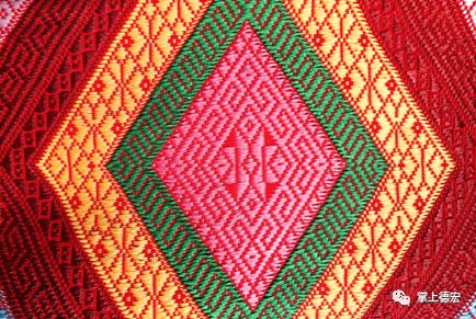 个民族历史与传承的印记图案就是历史,抽象源于自然傣族织锦历史悠久