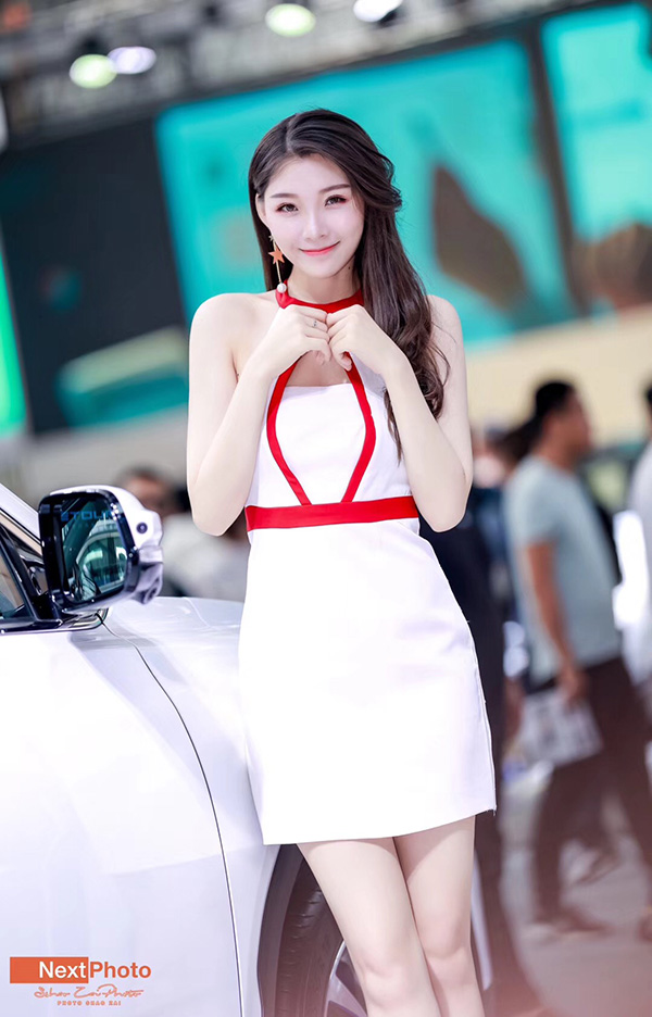 漂亮小姐姐都来这儿了香车美女交相辉映长春汽博会约起来