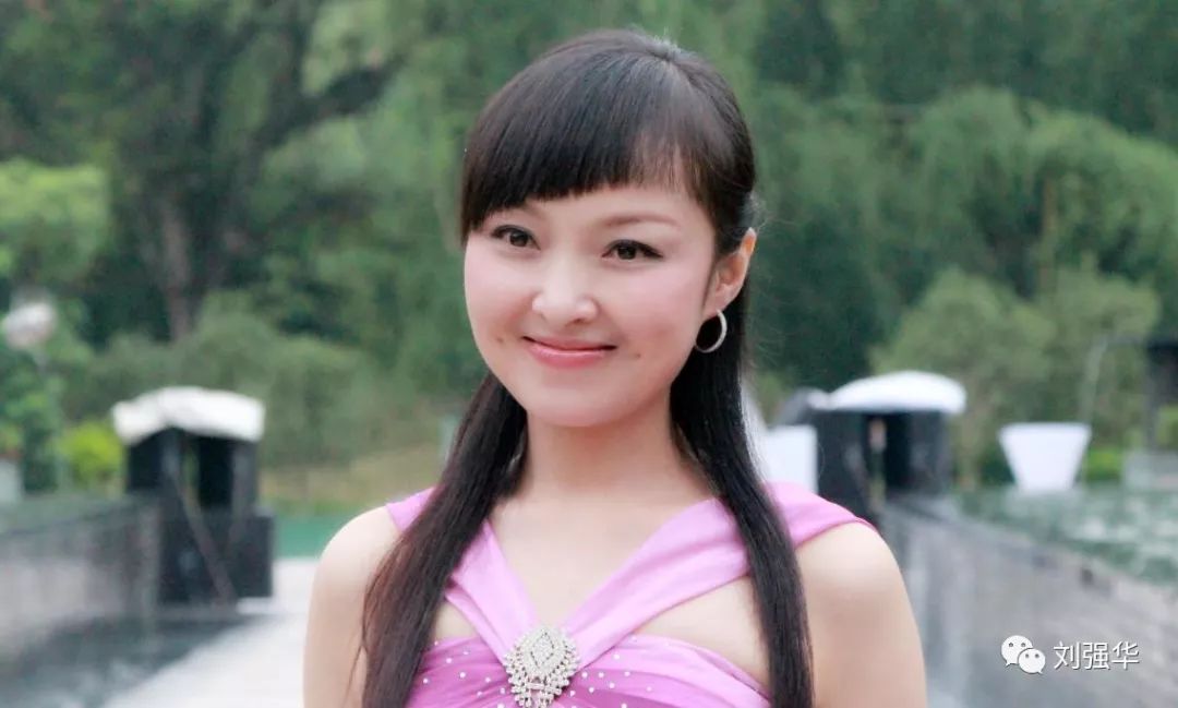 保险女皇叶云燕从月入三百到年入千万她的成功可以复制