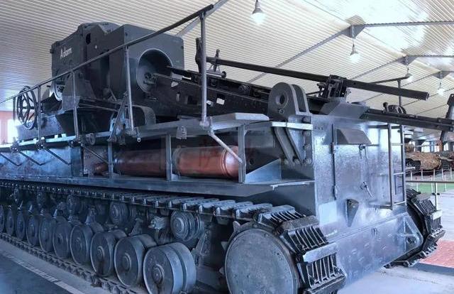 二战最实用的巨炮:卡尔铁道炮摧毁大量要塞