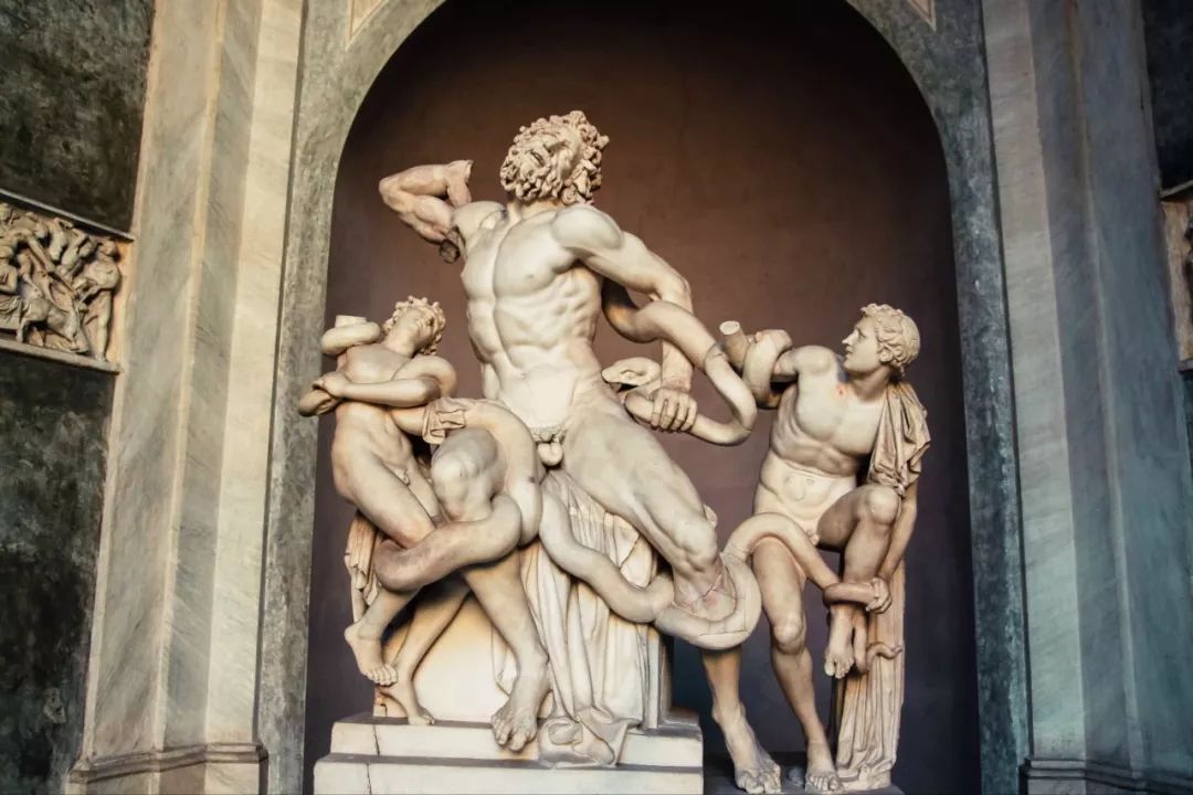 《拉奥孔和他的儿子们》 高约184厘米 现藏于罗马梵蒂冈美术馆在