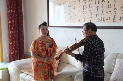 一人两手四块瓦访四块瓦非遗传承人杨振华