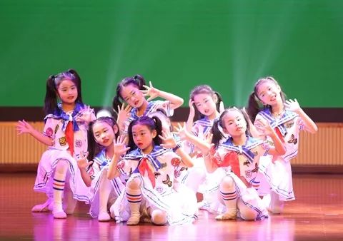 童星闪耀唱歌跳舞比口才咸宁五百萌娃才艺耀香城