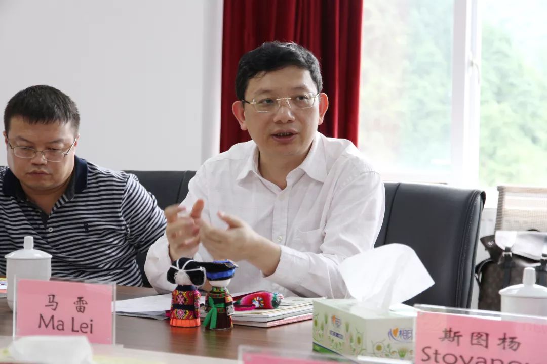 马雷要求六枝做好大马士革玫瑰项目承接打造多彩贵州示范基地