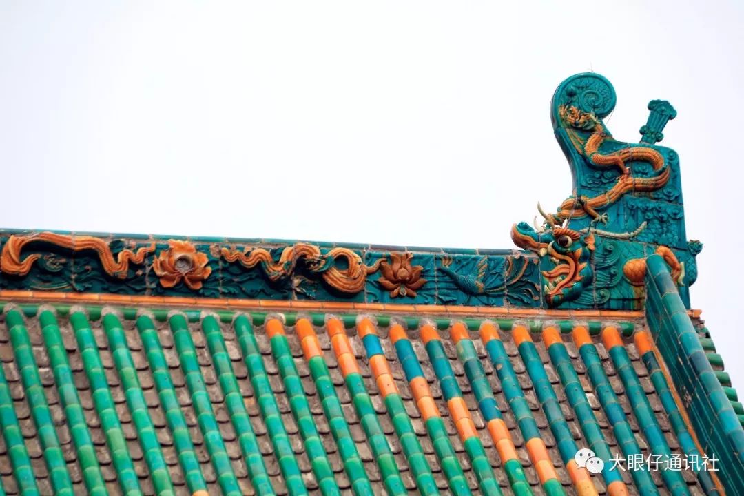 崞阳文庙大成殿琉璃螭吻直到我已走出文庙大院十多米,才听到院里大声
