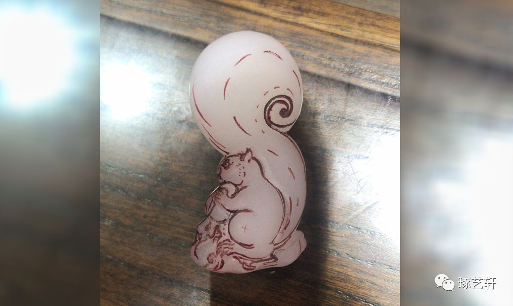 玉雕订制图解从雕刻到实拍与明星为伴同松鼠嬉戏超赞