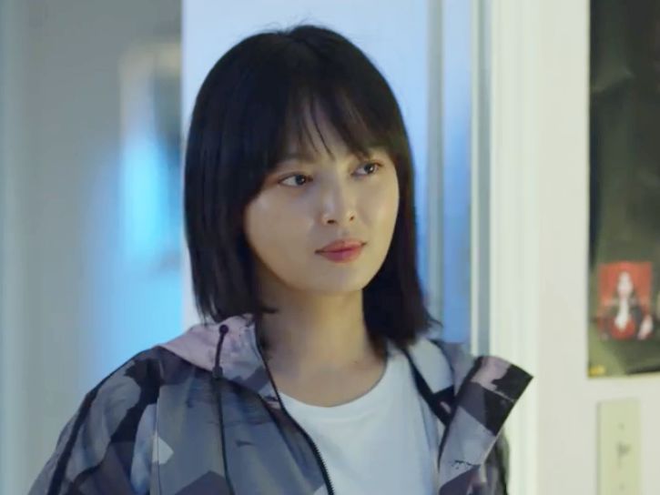 听说最近林飒穿搭比辛芷蕾发型还要火