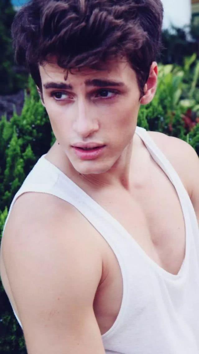 大龄男性肌肤出现松弛,毛孔粗大等,这是为什么?该怎么解决?_皮肤