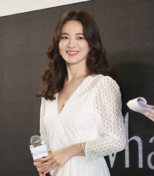 成功走出离婚阴影宋慧乔受访近照曝光笑容灿烂容颜甜美如少女