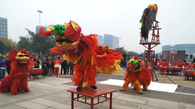 中华第一狮小相狮舞