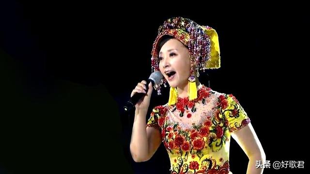 最美彝族歌手曲比阿乌一首索玛花儿开太美太动听