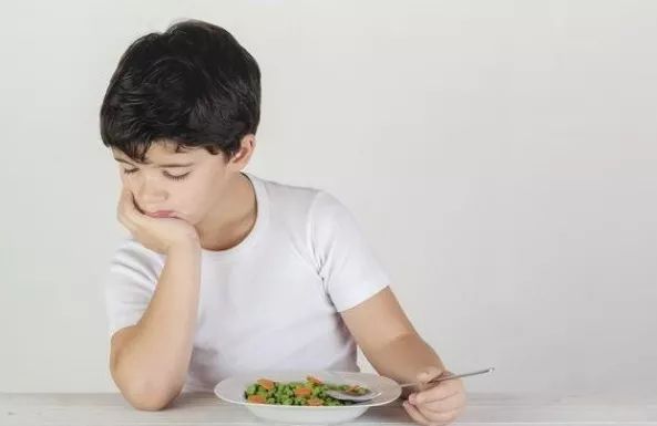 夏季炎熱,寶寶厭食怎麼辦?