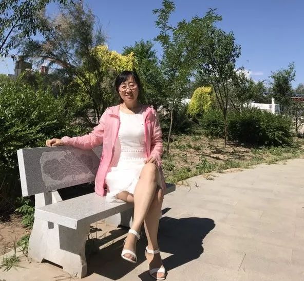 现就职于内蒙古赤峰市巴林右旗大板三中